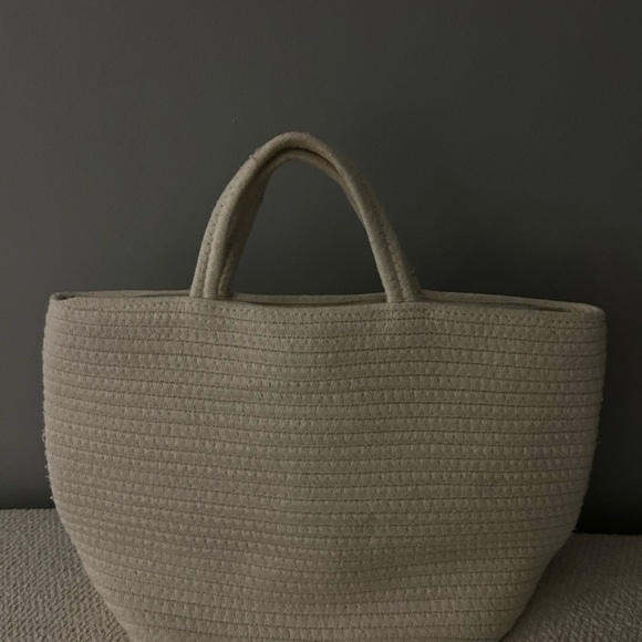 GUESS white Beach Tote Bag - Picture 2 of 4